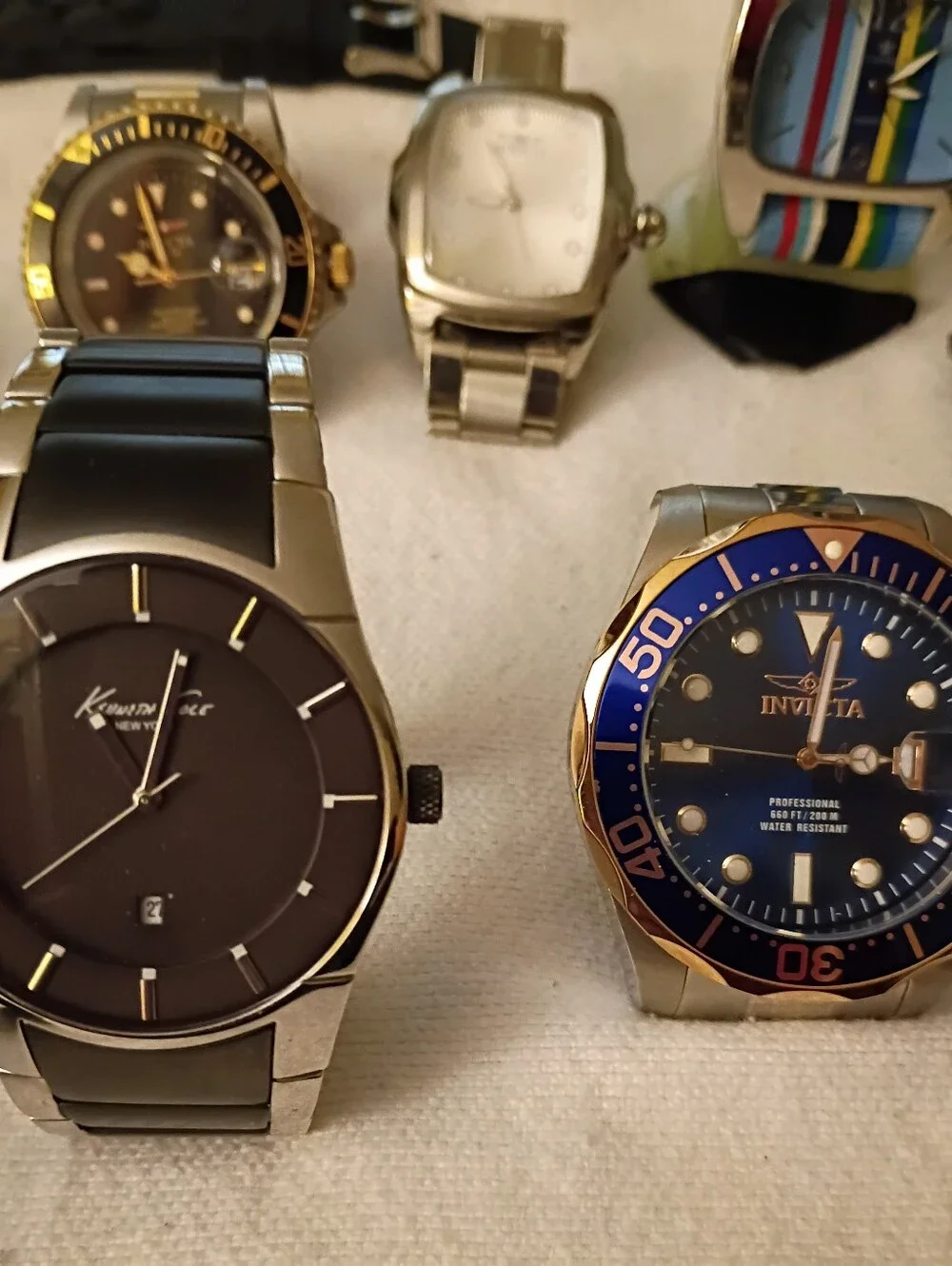 Lot Of 7 Unisex Watches Needing Backs Plus 5 Extra Bands For Repair